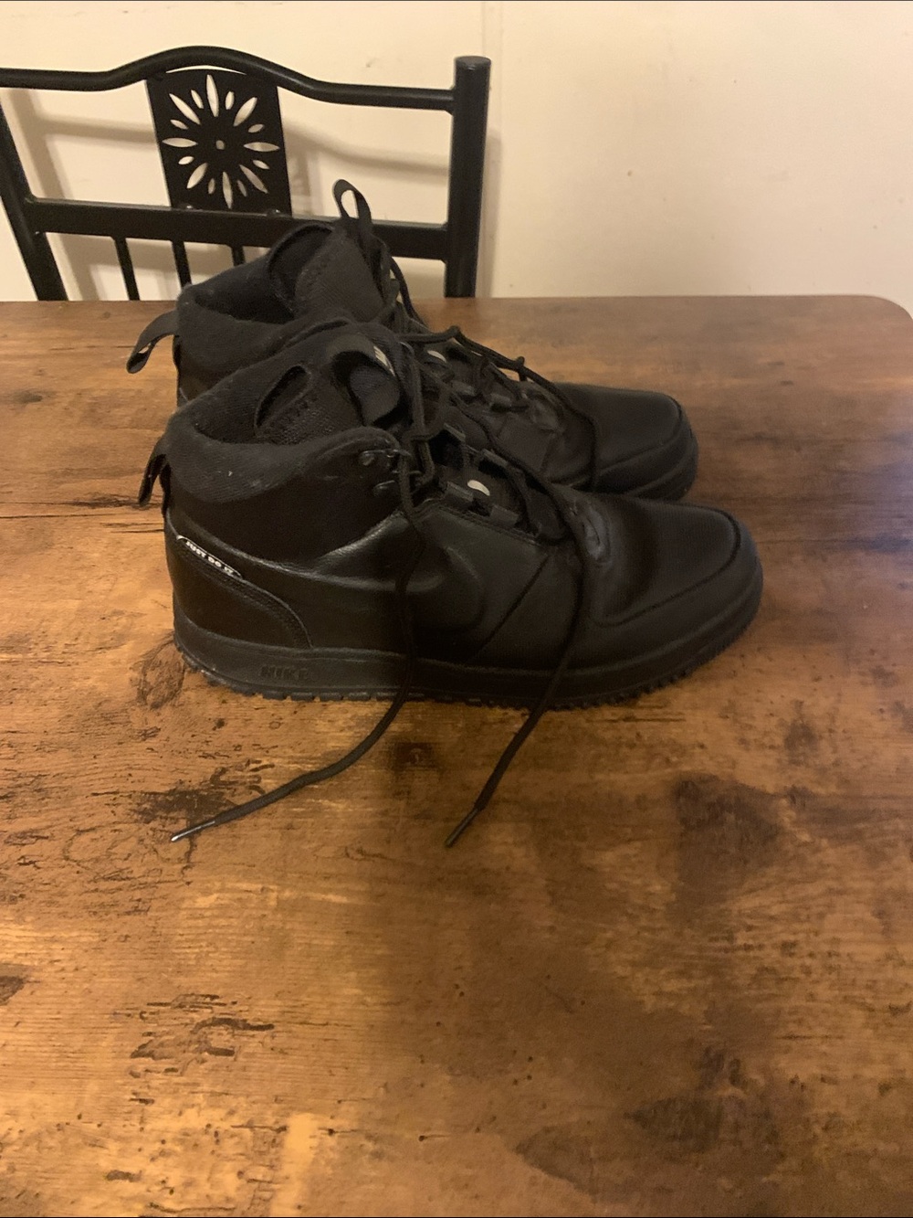 Nike Men's Black High-Top Athletic Sneakers - Picture 4 of 5